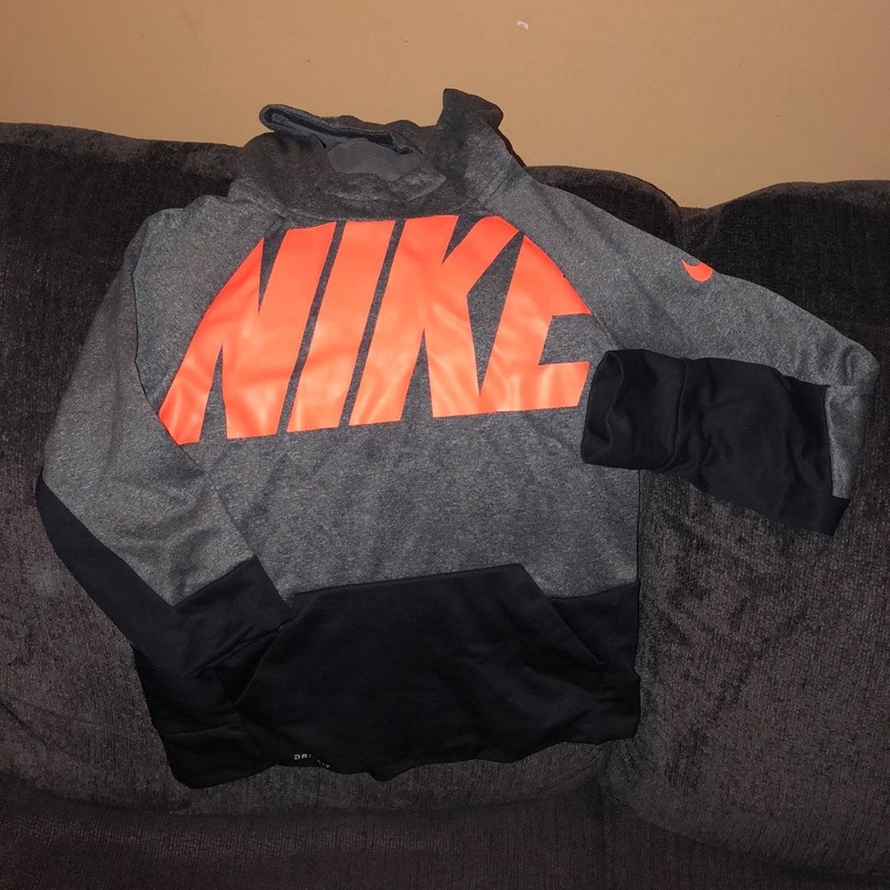 Boys Nike dri-fit hoodie sz(M)